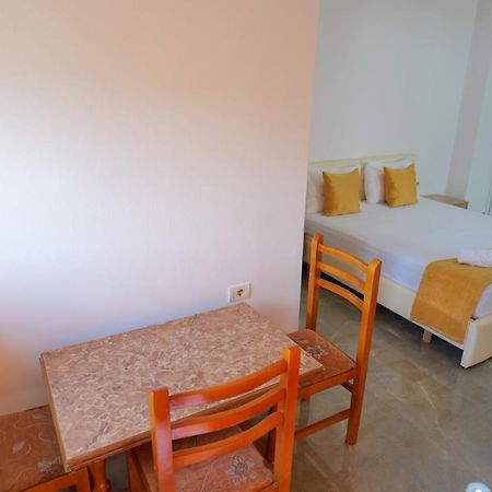 Hotel Adi-Vera Sarandë Eksteriør billede
